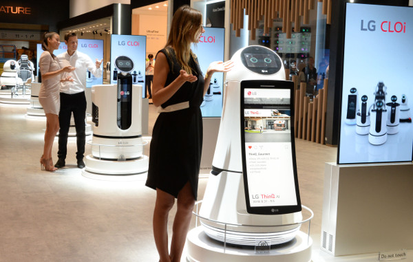 LG CLOi Robots