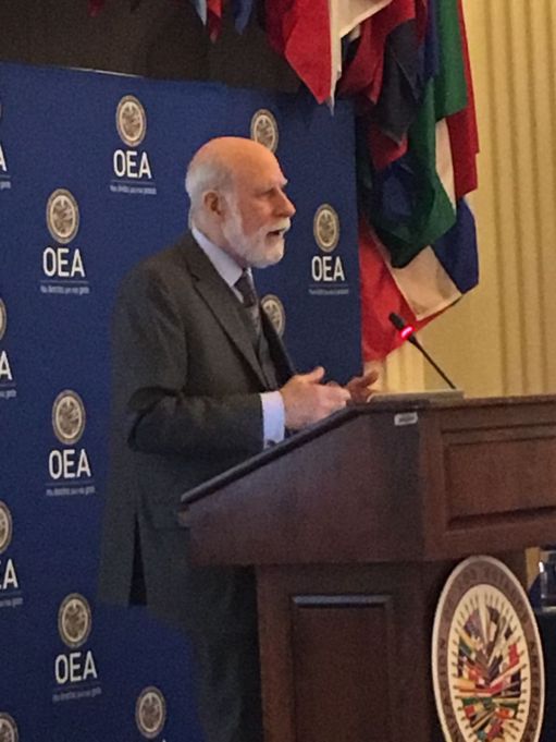 photo5042034264404764662